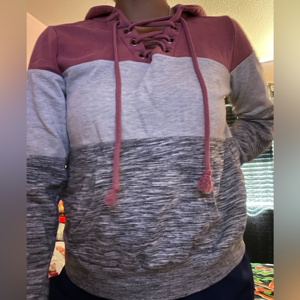 Reflex brand, size small, true to size, 💕🩶🤍